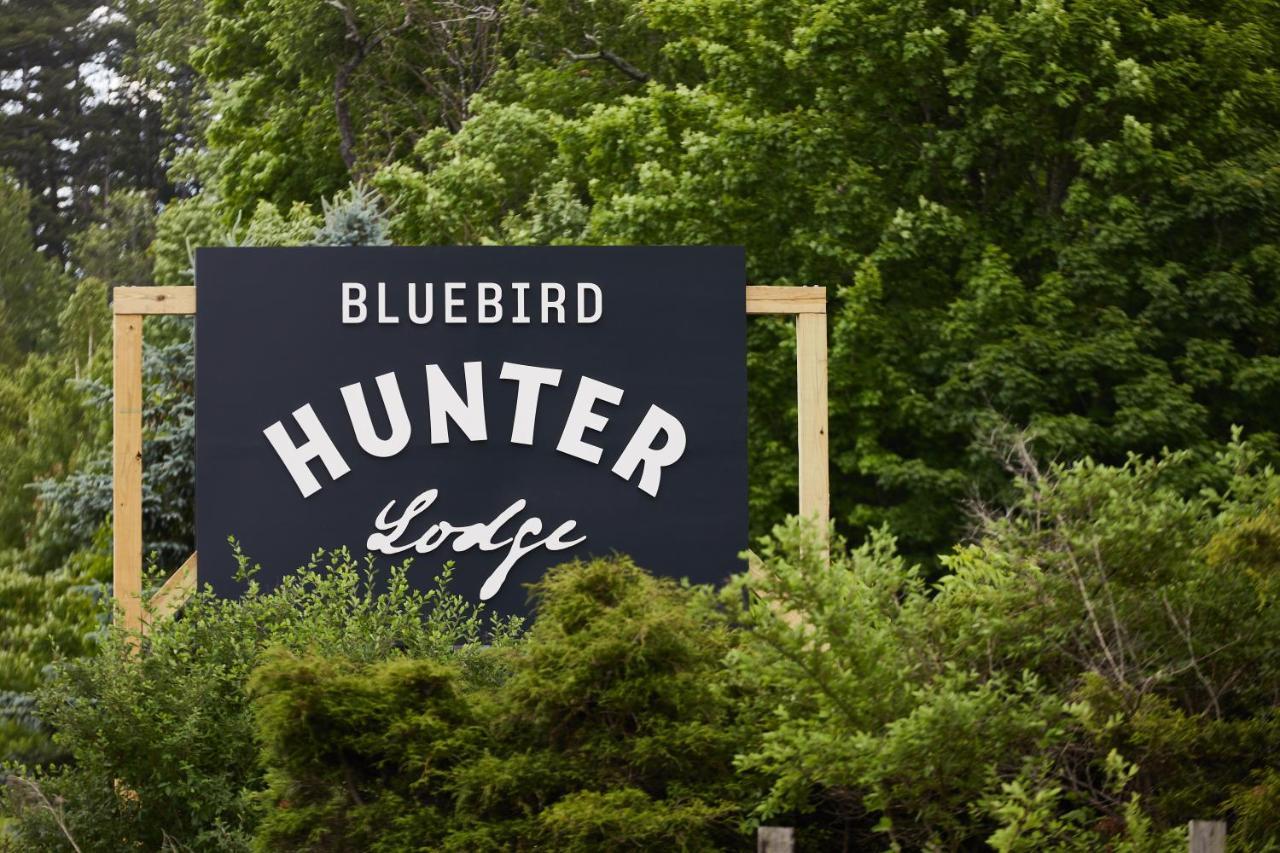 Hunter Lodge, A Bluebird By Lark Exterior foto
